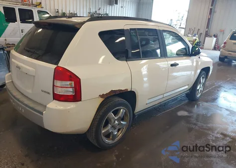 2008 Jeep Compass Limited z USA, uszkodzony, nr VIN 1J8FF57W68D512830